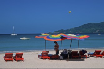 Paragliders, umbrellas, boats, people, Patong Beach, Ko Phuket, two years in front of the tsunami,