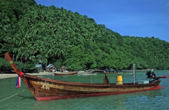 Bamboo huts, longtail boat on Ko Phi Phi Don beach, two years in front of the tsunami, Thailand,