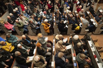 People, woman, man, believer, pensioner, elderly people, devotion, evangelical, listening, church,