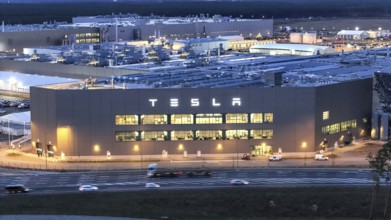 Tesla Gigafactory at the Blue Hour, Battery Factory Building, Grünheide, 19.12.2025, Grünheide,