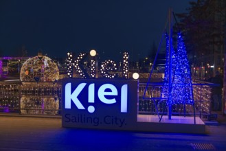 Christmas decoration in Kiel am Holstenfleet, Kleiner Kiel Canal, city center, Christmas, lighting,
