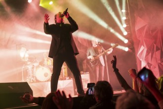 Claudius Dreilich, singer of Karat live on 50 years of KARAT tour in Berlin's Max-Schmeling-Halle