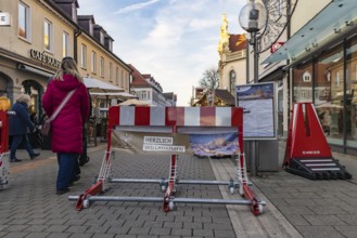 Baroque Christmas market on Ludwigsburg's market square. Anti-terrorist lock, Ludwigsburg,