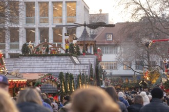 Stuttgart 2025 Christmas market: festive lights, inviting stands, mulled wine, traditional treats