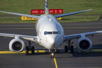 Boeing 737-700 BBJ, Royal Jet, airline from the United Arab Emirates based in Abu Dhabi, luxurious