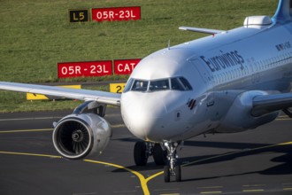 Eurowings Airbus on the taxiway to the terminal, Düsseldorf airport, DUS