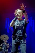 Carl Sentance, singer, NAZARETH, hard rock band, UK, Bending The Rules 2025 tour, live, 17.12.2025,