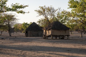 Village and hut in the savanna, Hakaona tribe, also Havakona or Hakawona, near Opuwo, Kunene,