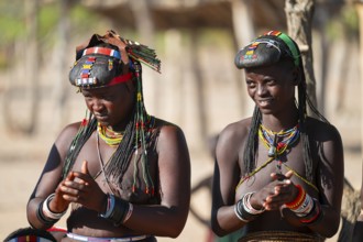 Traditional dance, brightly decorated woman of the Hakaona tribe, also Havakona or Hakawona, near