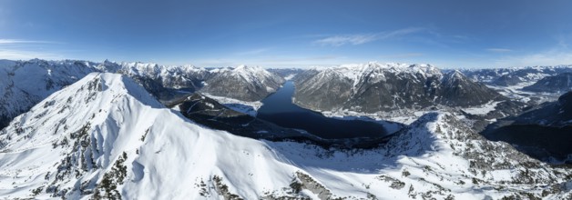 Alpine panorama, aerial view, epic view of mountain landscape with snow in winter, Bärenkopf