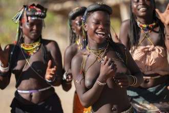 Traditional dance, brightly decorated woman of the Hakaona tribe, also Havakona or Hakawona, near