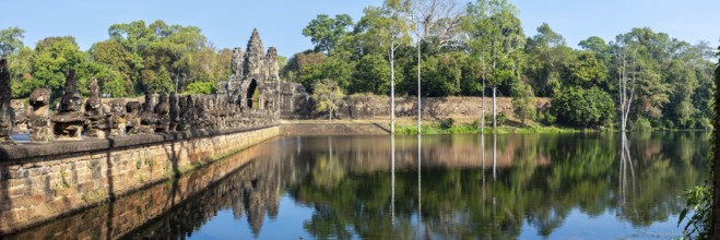 54 demons on the bridge of the south gate of Angkor Thom (Hindu myth of the cherries of the ocean