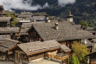 Historic farmhouses in the center of Grimentz, Val d'Anniviers, Valais Alps, Canton of Valais,
