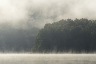 Hennesee, fog, rising clouds of fog, Hennetalsperre, Sauerland-Rothaargebirge nature park Park,