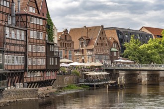 Fachwerkhäuser des Kneipenviertel Stintmarkt am Lüneburger Hafen, Hanseatic City of Lüneburg, Lower