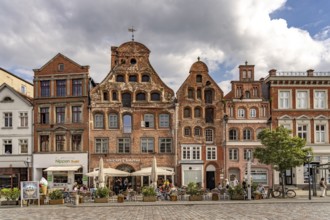 Gabelhäuser am Platz Am Sande and St. Johannis Church, Hanseatic City of Lüneburg, Lower Saxony,