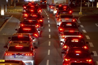 Rote Rückleuchten, Rush Hour, Rheinuferstraße, Cologne, Rhineland, North Rhine-Westphalia, Germany