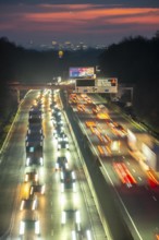 Evening traffic on the A52 motorway, between Düsseldorf and Essen, in front of the Breitscheid
