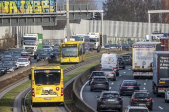 Heavy traffic on the A40 motorway, Ruhrschnellweg, height of the Essen-Ost motorway junction,