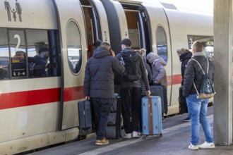Stop ICE at Mannheim Central Station with incoming passengers