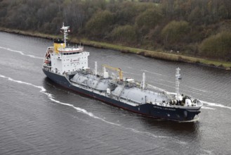LNG tanker CRYSTAL LAVENDER sails in the Kiel Canal, NOK, Kiel Canal, Kiel Canal,