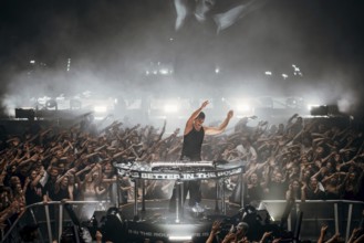 BUNT. live in the middle of it all tour at Berlin's Tempodrom on 21.11.2025