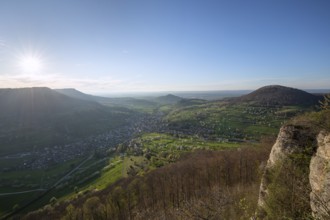 View of the Neidlinger Valley from Knaupenfels at sunset, Neidlingen, Baden-Württemberg, Swabian