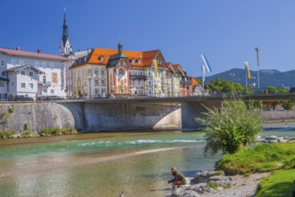 Isar bank with Isar bridge, parish church tower and Marienstift or Krugledererhaus, Bad Tölz.
