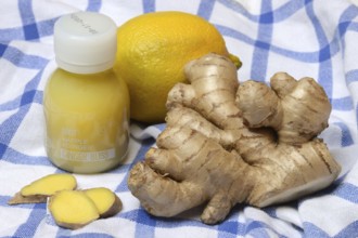 Ginger root, lemon and ginger shot