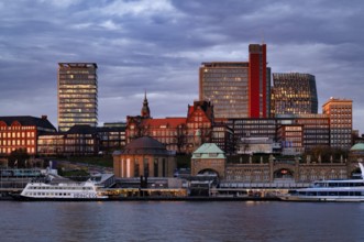 Excursion boats, piers, Free and Hanseatic City of Hamburg, evening light, twilight, Germany