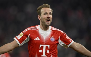 Goal cheer Harry Kane FC Bayern Munich FCB (09) gesture gesture, Allianz Arena, Munich, Bavaria,