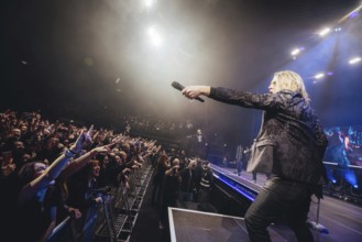 Singer Matt Walst from Three Days Grace live on tour 25 at Berlin's Tempodrom on 19.11.2025