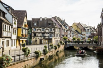 Half-timbered houses on the river, La Petite Venise, Krutenau district, Old Town, Colmar, Alsace,