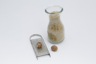 Cutters, nutmeg, spices, grater, ground green core, carafe, studio, food photography, Germany
