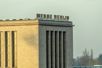 Hall of Honor, reception hall at the main entrance to Messe Berlin, monument protection, National