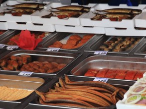 Display, refrigerated counter in a fish shop in Wismar on the Baltic Sea, Mecklenburg-Western