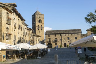 Plaza Mayor main square historic buildings medieval village of Ainsa, Aínsa-Sobrarbe, Huesca