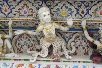 Decorative elements with pop culture references (for example comics, superheroes) in the stucco and