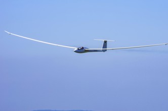 A Schempp-Hirth Nimbus 4M motor glider, D-KAOL registration, during a screening as part of an air