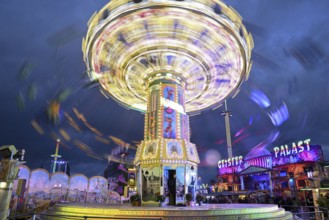 Chain carousel, blue hour, blue hour, Oktoberfest, Munich, Bavaria, Germany