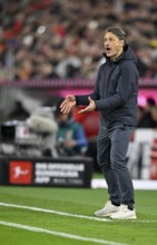 Coach Niko Kovac Borussia Dortmund BVB on the sidelines gesture gesture TV camera, German Classico,