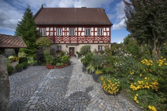 Fortified church rectory, built in 1700, Hannberg, Middle Franconia, Bavaria, Germany