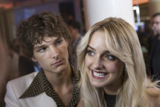 Mason Thames and Mckenna Grace on the red carpet for the special screening of All das Ungesagte