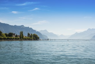 Panorama, lakeside town, Vevey, Lake Geneva, Lac Léman, Canton of Vaud, Switzerland