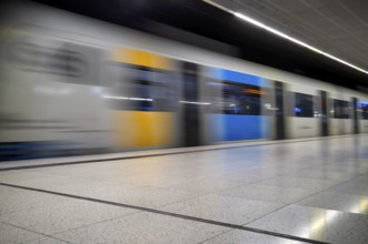 Underground incoming S-Bahn, train, Class 420 Generation 2025, platform, stop, city centre station,