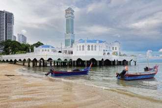 Penang Floating Mosque or Tanjong Bungah Floating Mosque, George Town, Penang, Malaisia