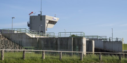 Lock, pumping station, Husumer Au, Husum, North Frisia, North Sea, Schleswig-Holstein, Germany