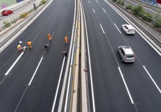 Rehabilitation of the A52 motorway near Essen, an 8 km long section between the Essen-Kettwig