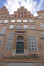 Historic Schabbelhaus built in the 18th century with stepped gable, brick building, Mengstraße, Old