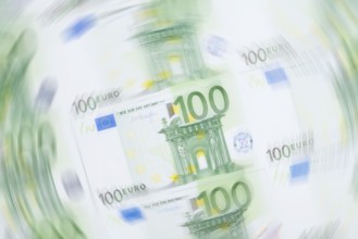 100 euro banknotes, 100 euros